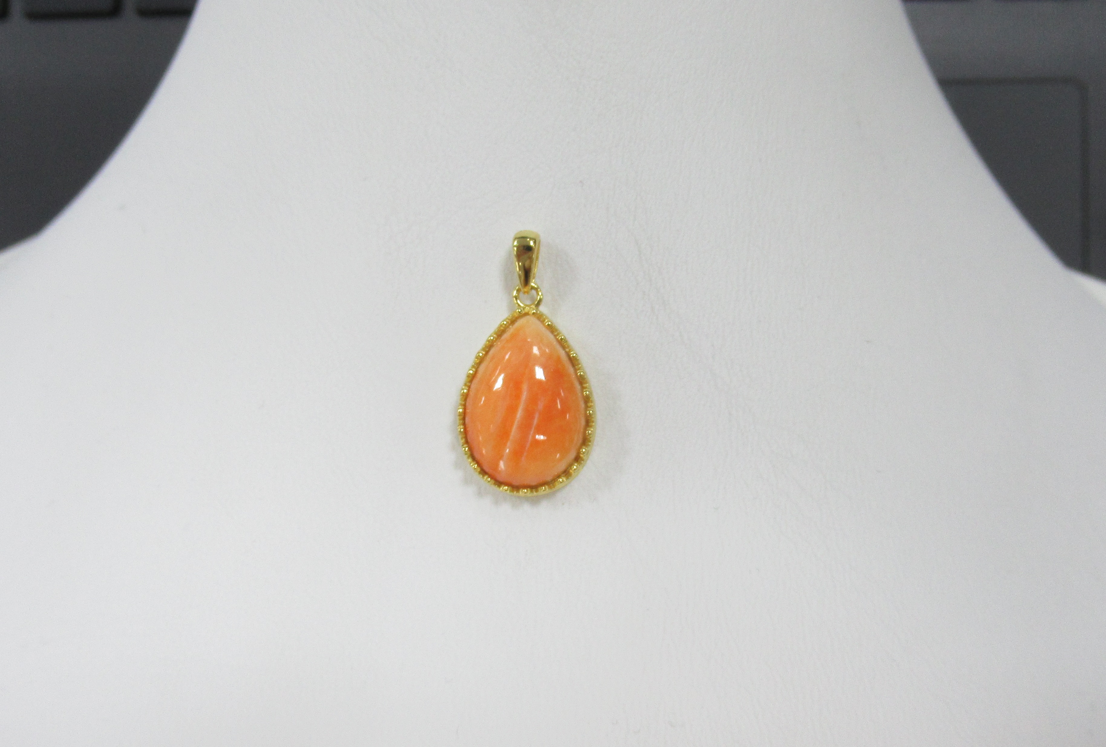 Серебряная подвеска с огненным королевским спондилюсом